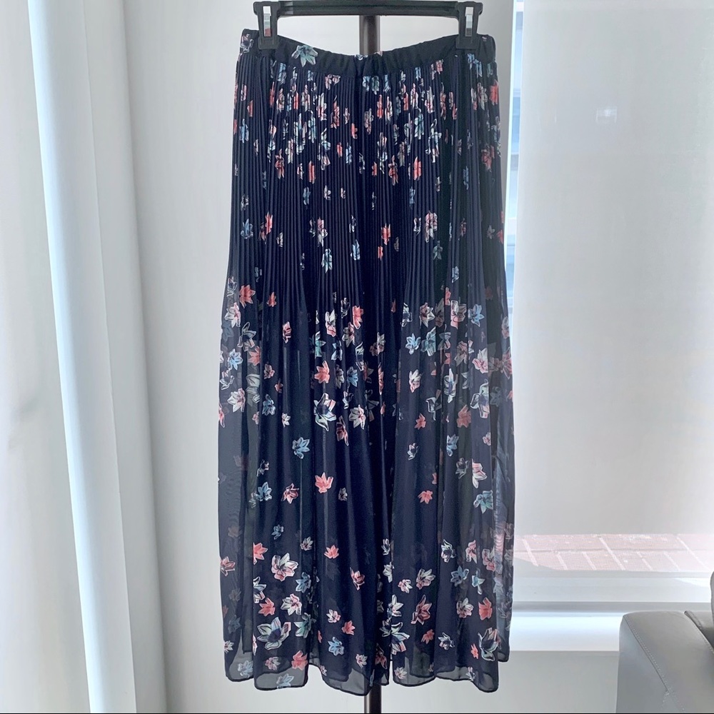 ✨NWOT Club Monaco Pleated Maxi Floral Skirt - Picture 1 of 4
